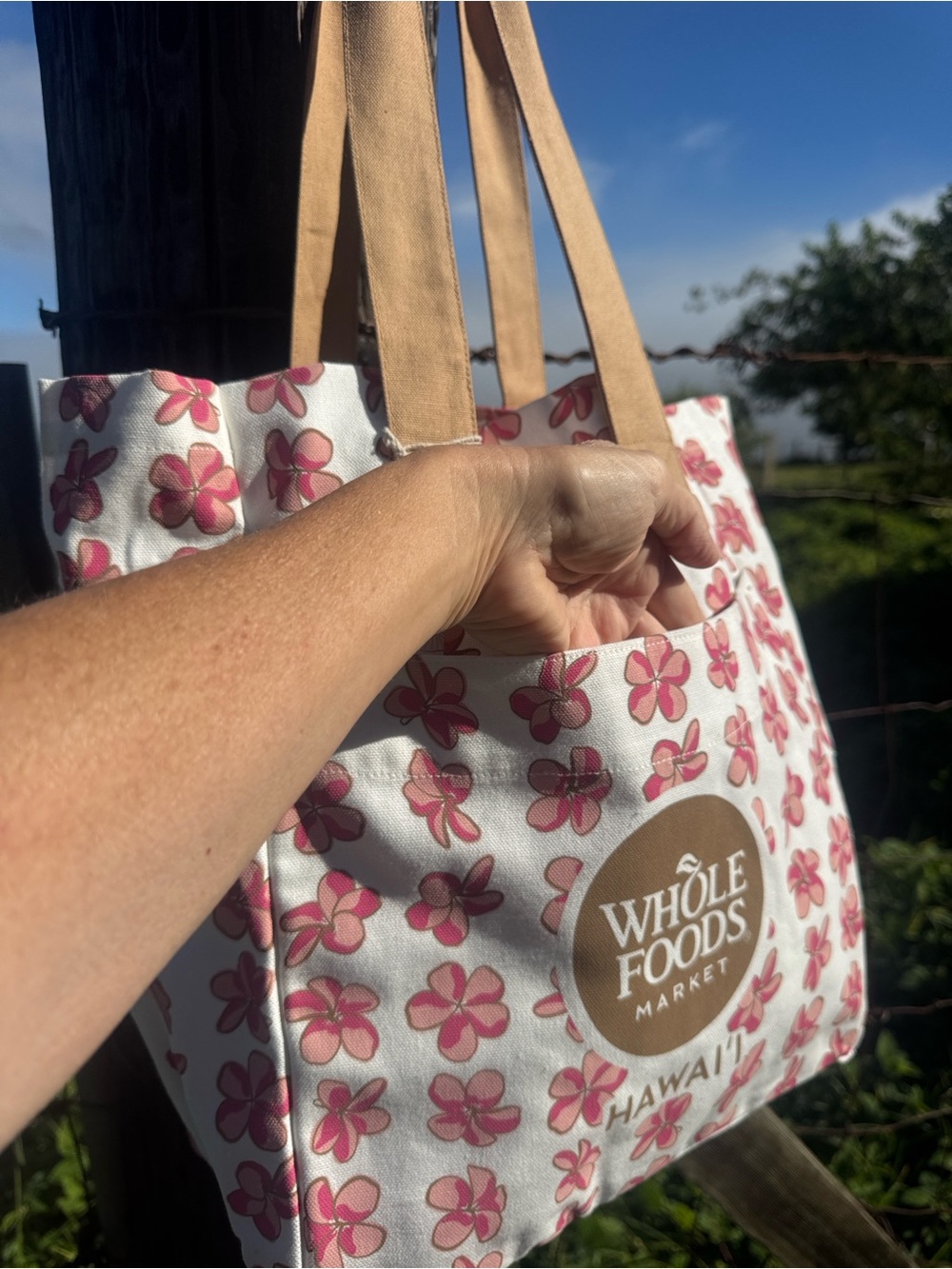NWT Whole Foods Tag Aloha Pink Plumeria Hawaii Exclusive Large Tote Bag - Picture 2 of 7